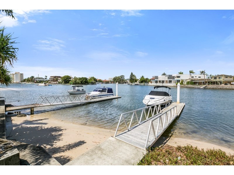 2/10 Ray Street, Runaway Bay QLD 4216