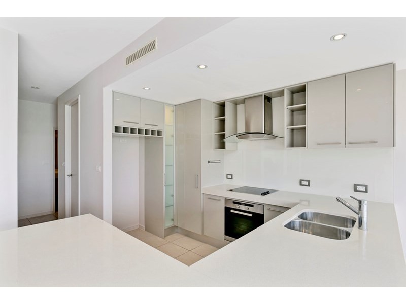 2/10 Ray Street, Runaway Bay QLD 4216