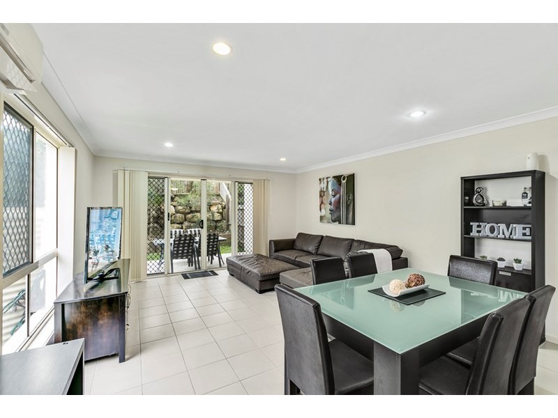 2/6 Michaels Promenade, Coomera QLD 4209