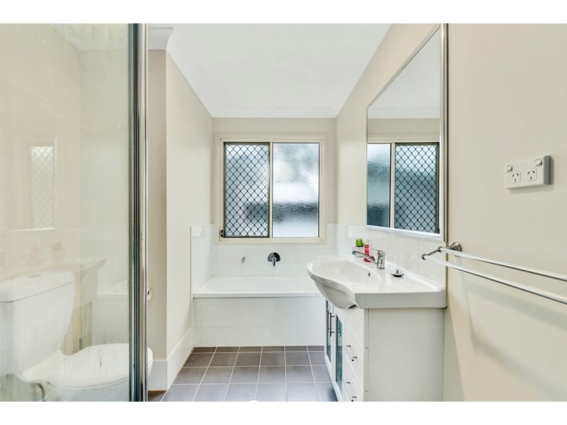 2/6 Michaels Promenade, Coomera QLD 4209