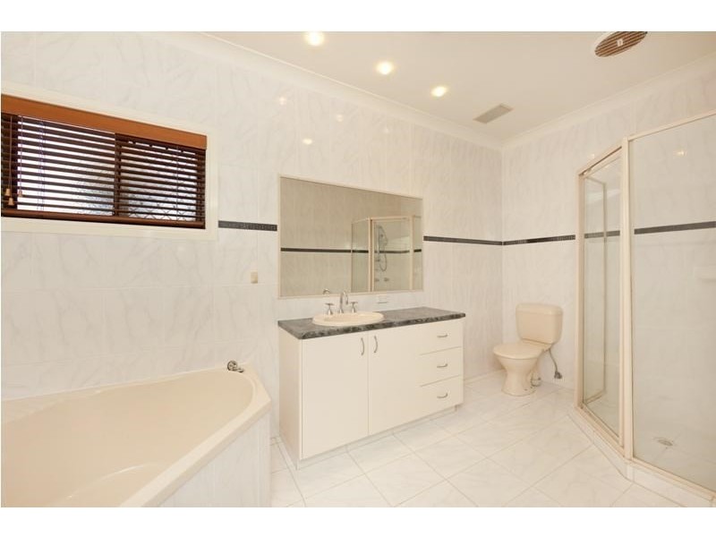 2/12 College Avenue, Southport QLD 4215