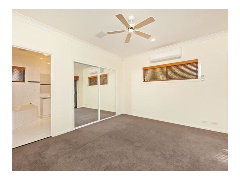 2/12 College Avenue, Southport QLD 4215