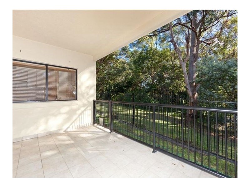 2/12 College Avenue, Southport QLD 4215