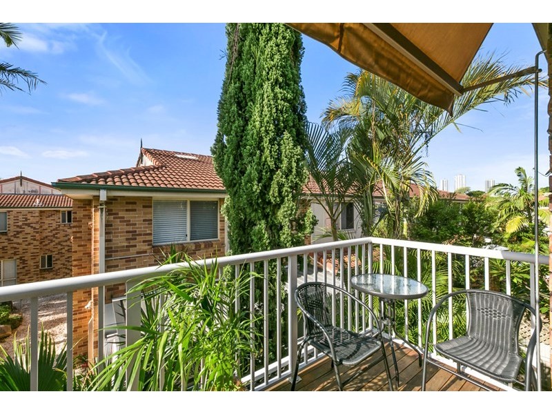 4/99 Pohlman Street, Southport QLD 4215