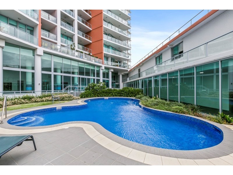 1104/1 Como Crescent, Southport QLD 4215