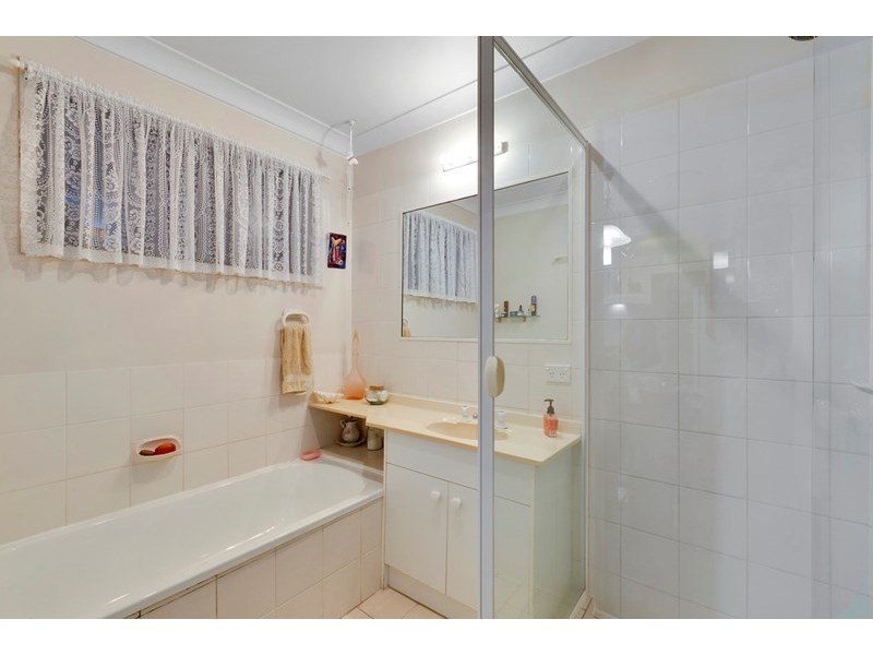 18 Gunyah Grove, Ashmore QLD 4214