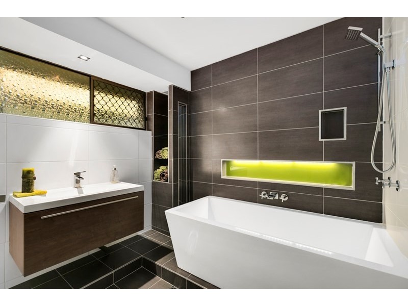 56 Nerang River Drive, Nerang QLD 4211