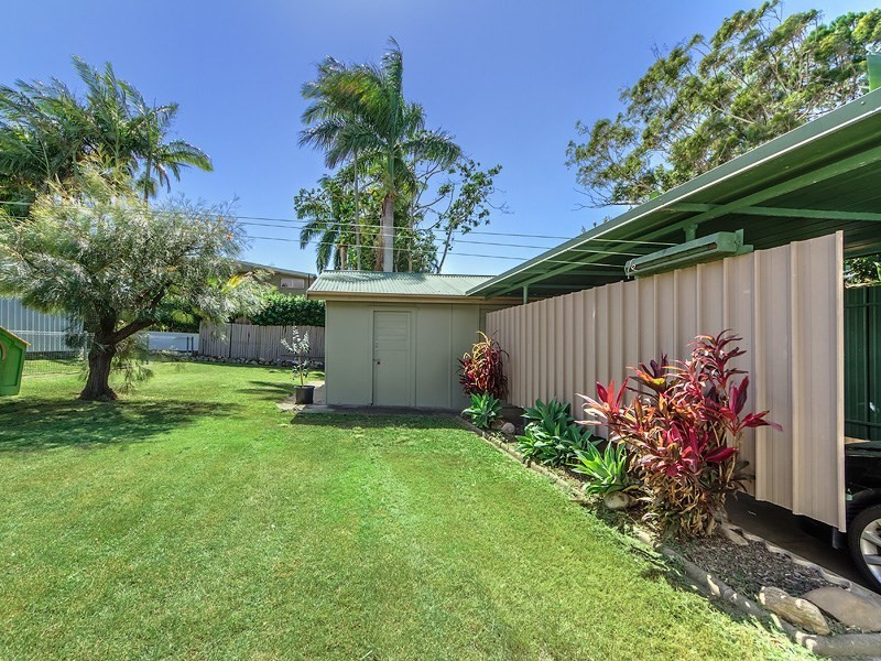 13 First Avenue, Labrador QLD 4215