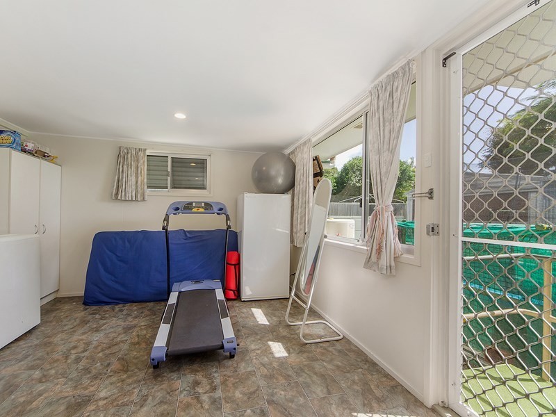 13 First Avenue, Labrador QLD 4215