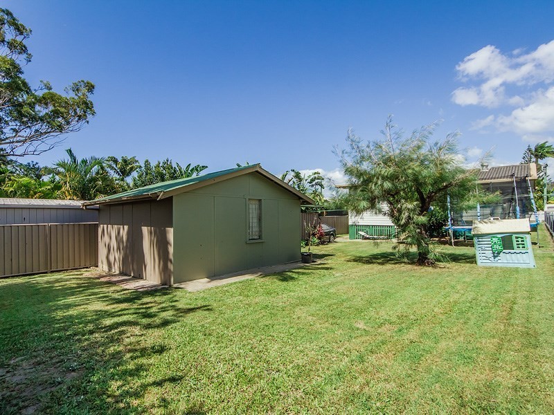 13 First Avenue, Labrador QLD 4215