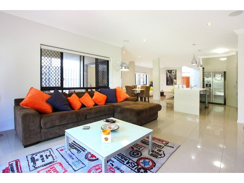 10 Meron Street, Southport QLD 4215