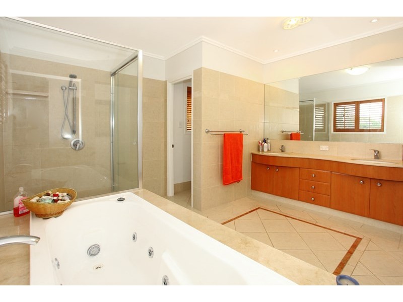10 Meron Street, Southport QLD 4215