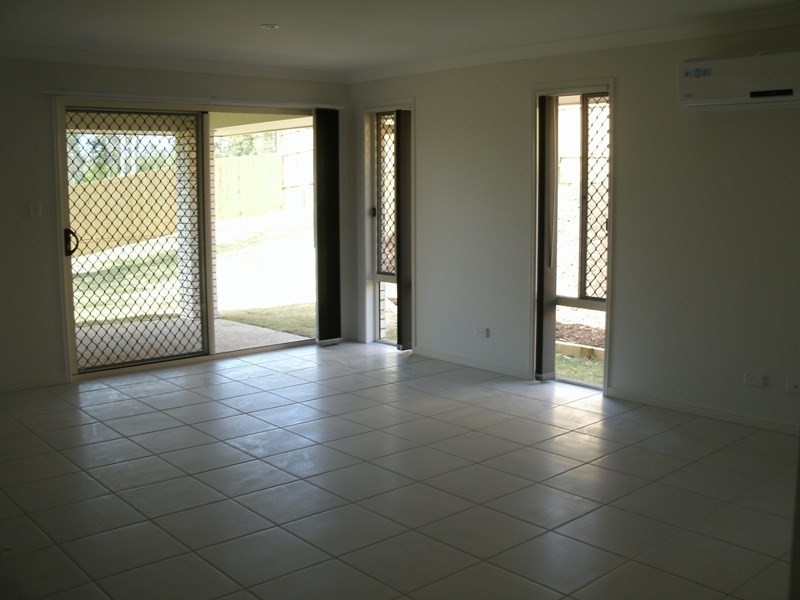 12 Dior Place, Wulkuraka QLD 4305
