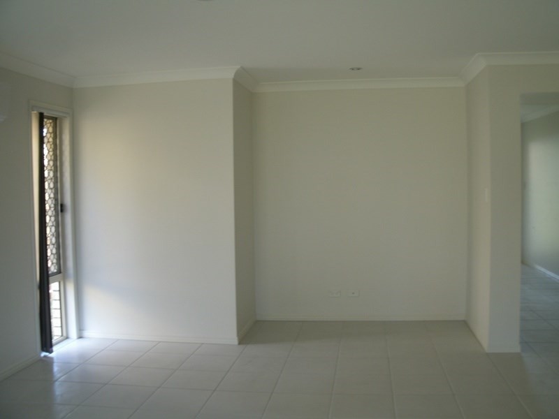 12 Dior Place, Wulkuraka QLD 4305