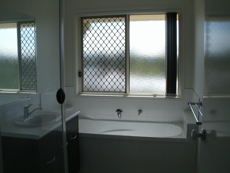 12 Dior Place, Wulkuraka QLD 4305