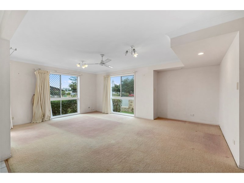 1/64 The Esplanade, Paradise Point QLD 4216