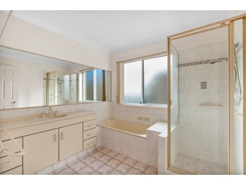 1/64 The Esplanade, Paradise Point QLD 4216