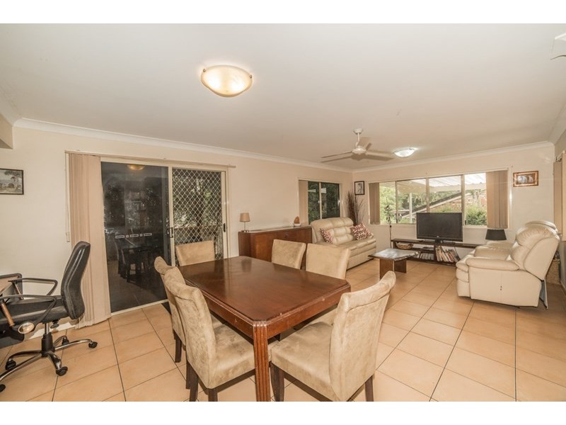 2/100 Kumbari Avenue, Labrador QLD 4215