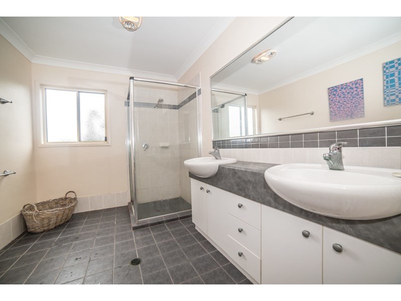 2/100 Kumbari Avenue, Labrador QLD 4215