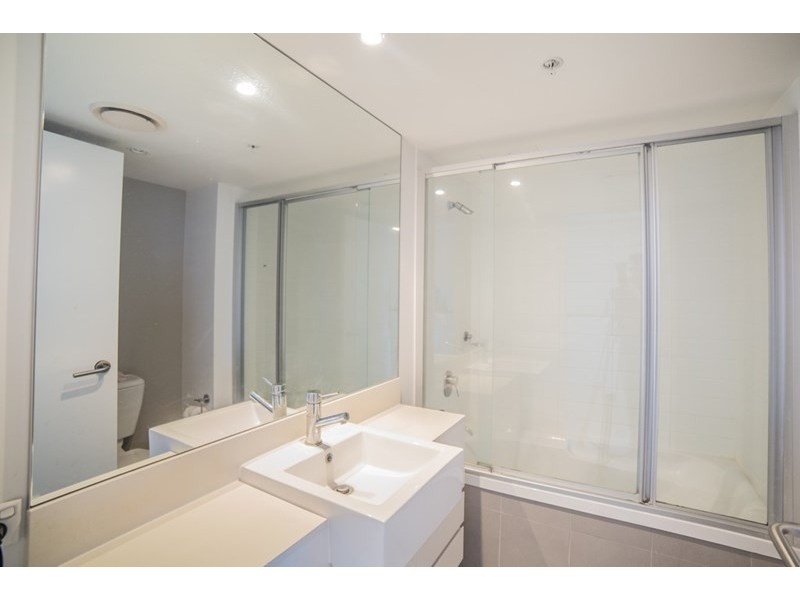 22206/5 Lawson Street, Southport QLD 4215