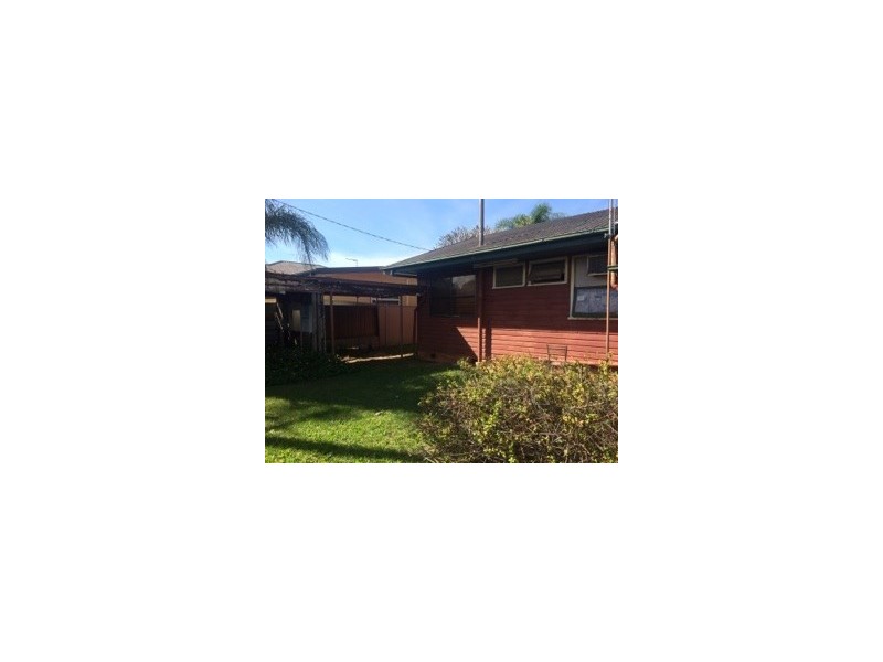 23 First Avenue, Labrador QLD 4215