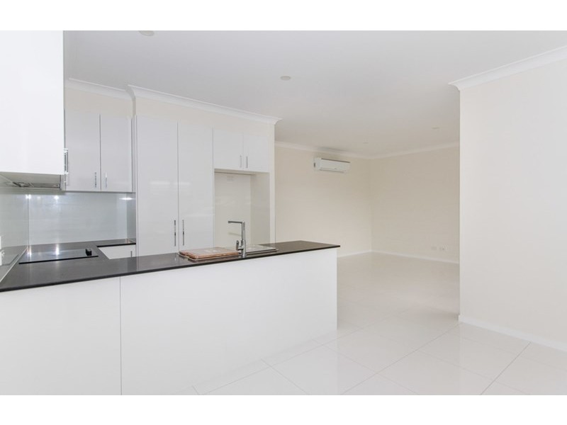 4/43 Harley Street, Labrador QLD 4215