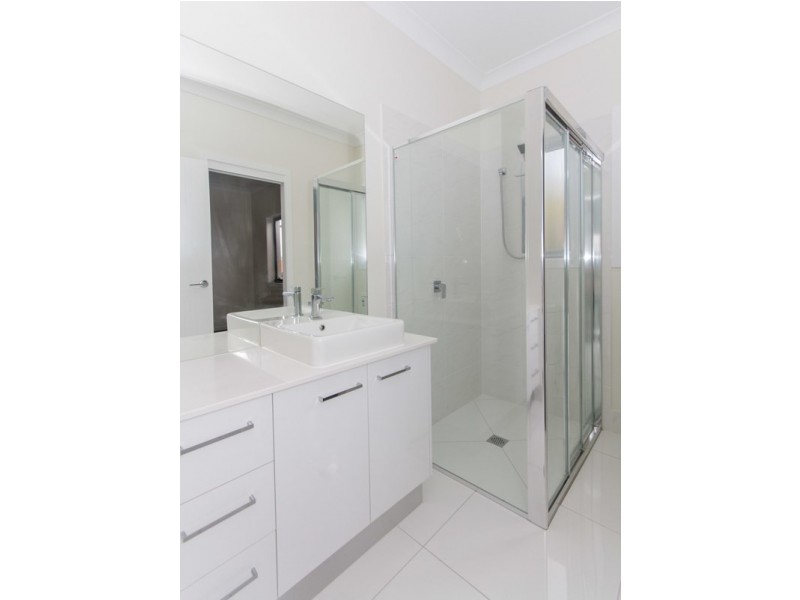 4/43 Harley Street, Labrador QLD 4215
