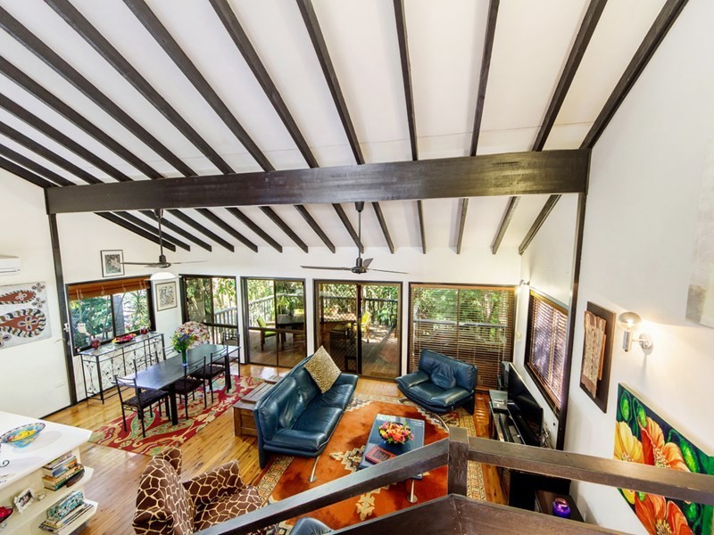4 The Crescent, Ashmore QLD 4214
