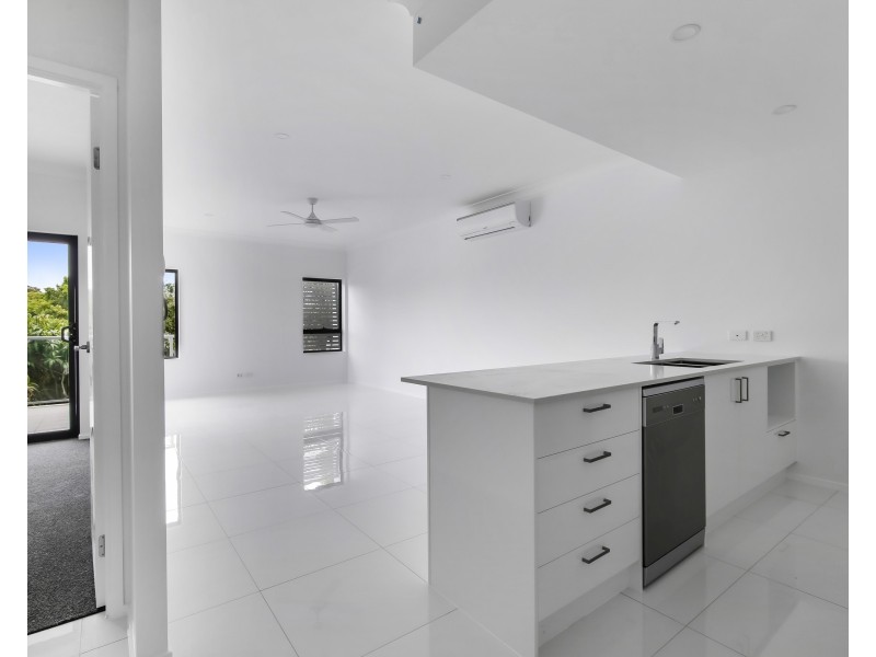 11 Anne Street, Southport QLD 4215