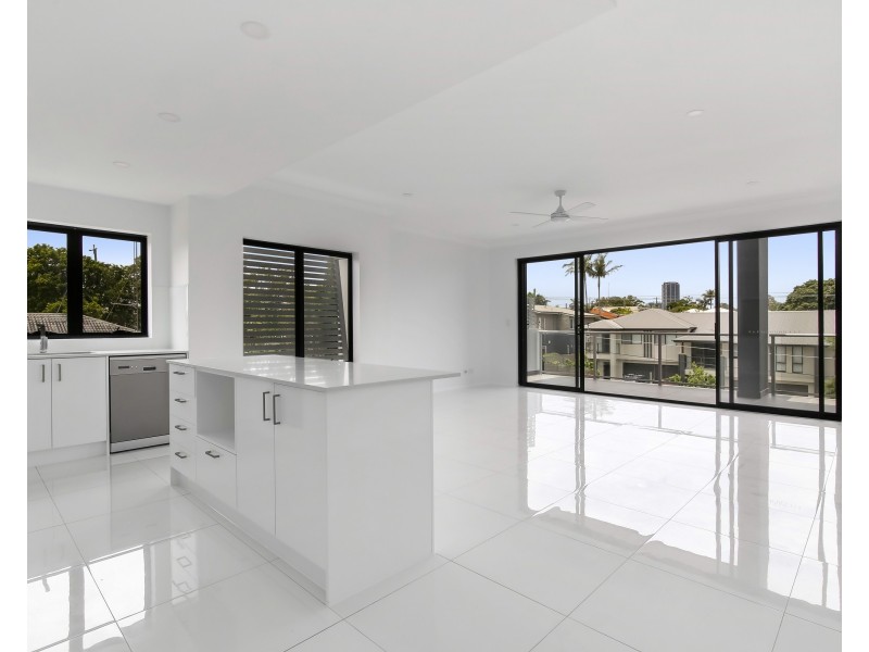 11 Anne Street, Southport QLD 4215