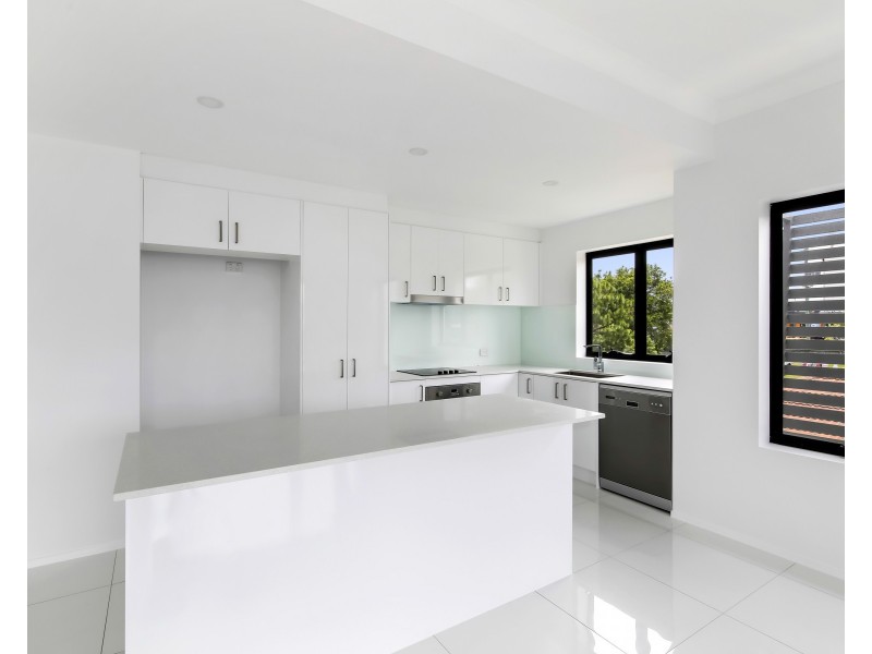 11 Anne Street, Southport QLD 4215