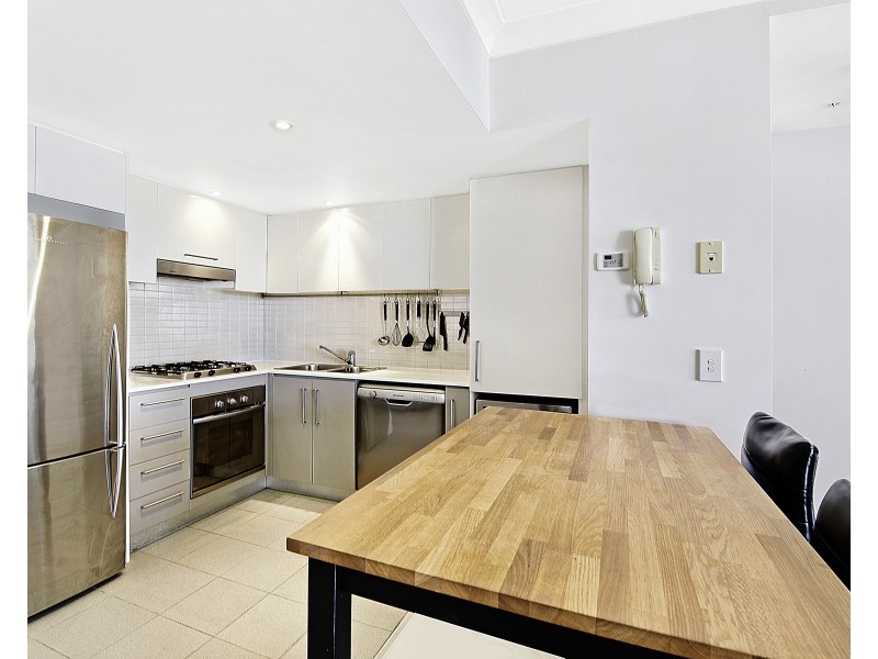 1142/56 Scarborough Street, Southport QLD 4215