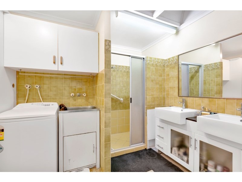 11/9 Proud Street, Labrador QLD 4215