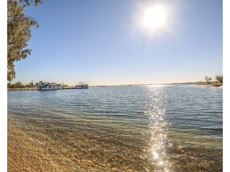 105/132 Marine Parade, Southport QLD 4215