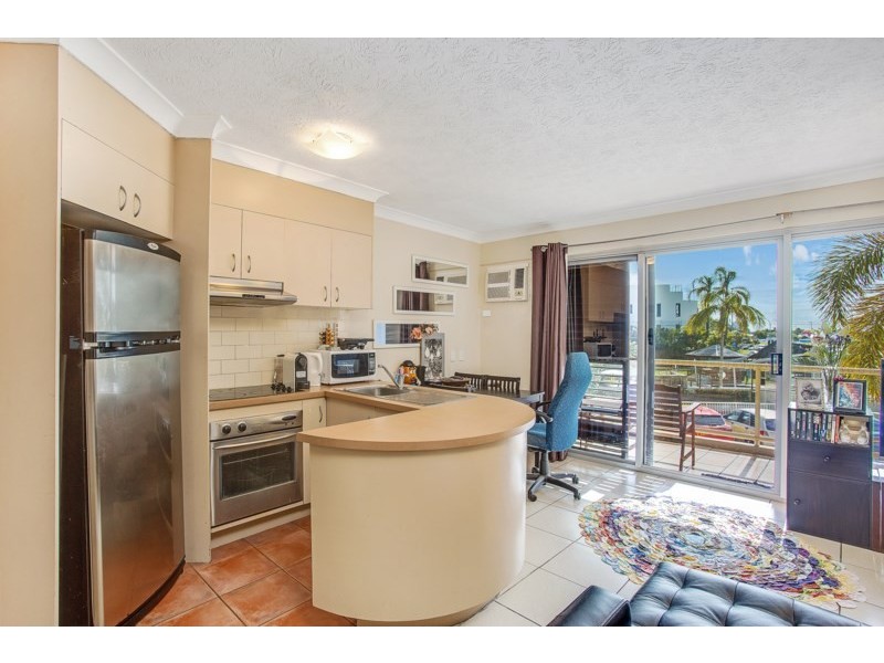 19/106 Marine Parade, Southport QLD 4215