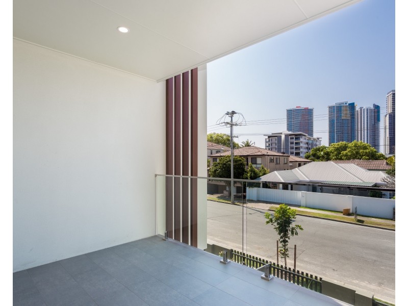 Units 1-6/18 Lenneberg Street, Southport QLD 4215