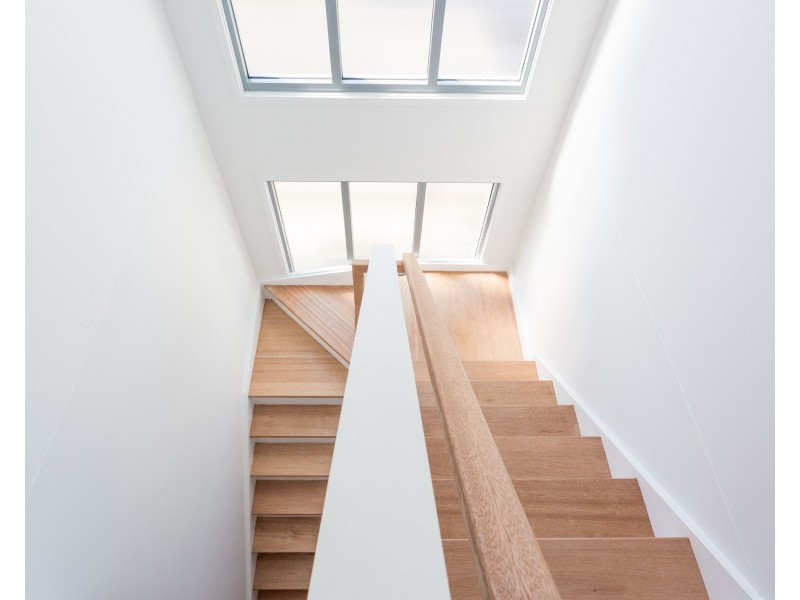 Units 1-6/18 Lenneberg Street, Southport QLD 4215