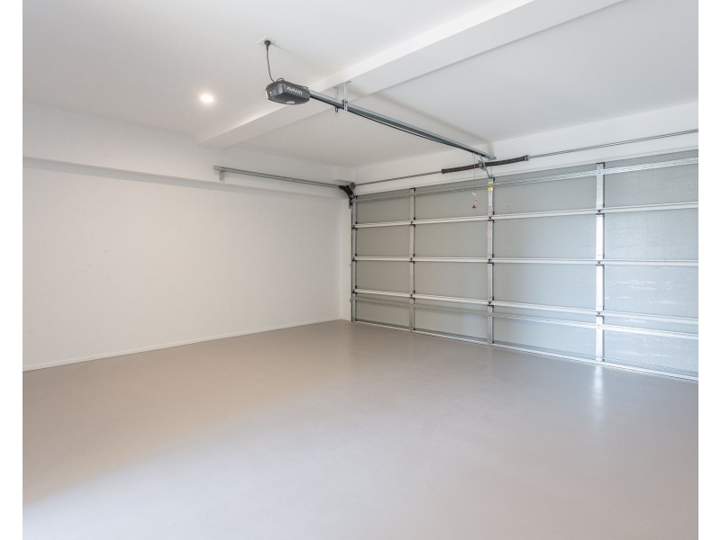 Units 1-6/18 Lenneberg Street, Southport QLD 4215