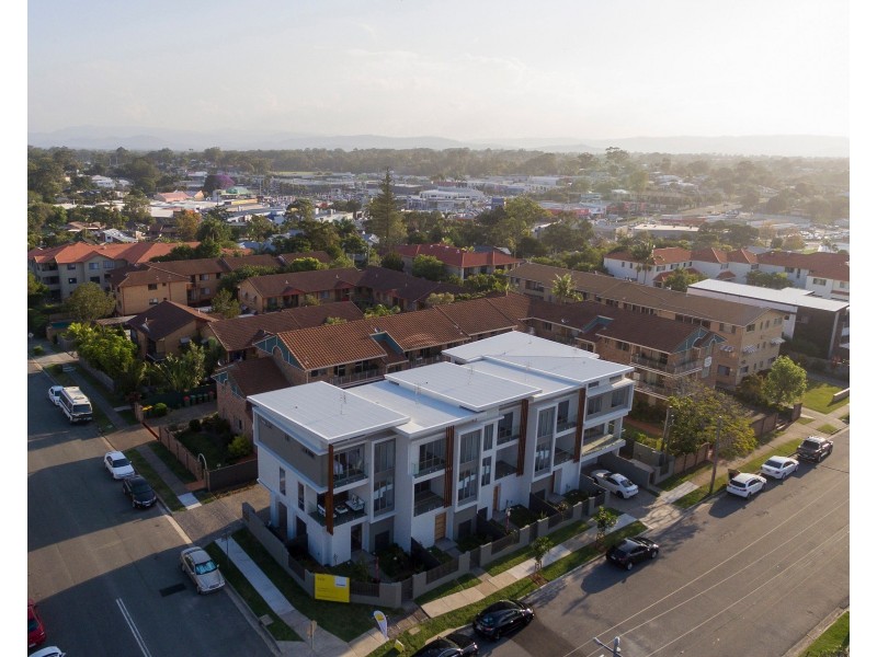 Units 1-6/18 Lenneberg Street, Southport QLD 4215
