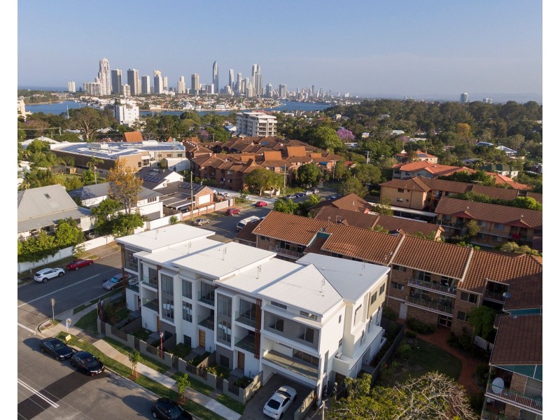 Units 1-6/18 Lenneberg Street, Southport QLD 4215