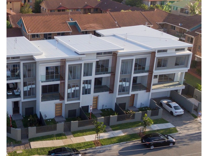 Units 1-6/18 Lenneberg Street, Southport QLD 4215