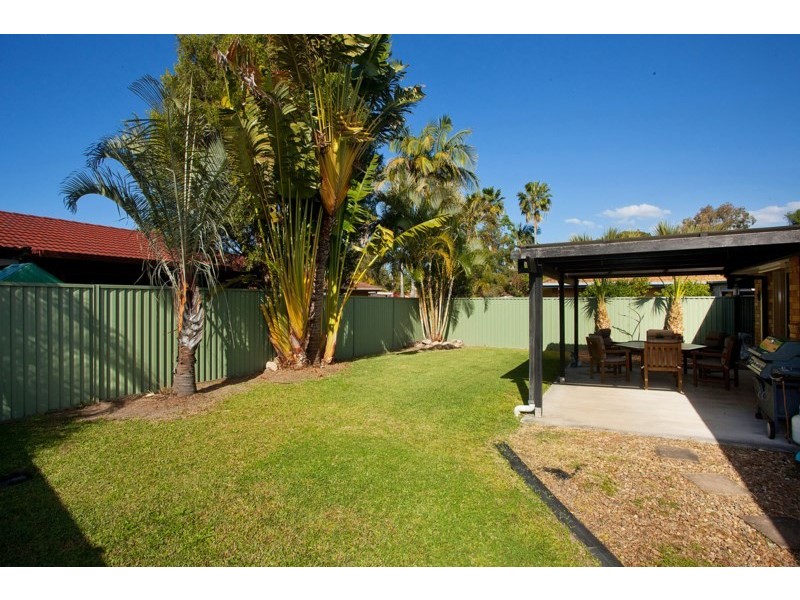 2/8 Telopea Street, Labrador QLD 4215