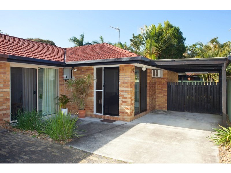 2/8 Telopea Street, Labrador QLD 4215