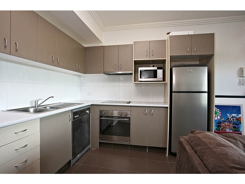 9/18 Rose Street, Southport QLD 4215