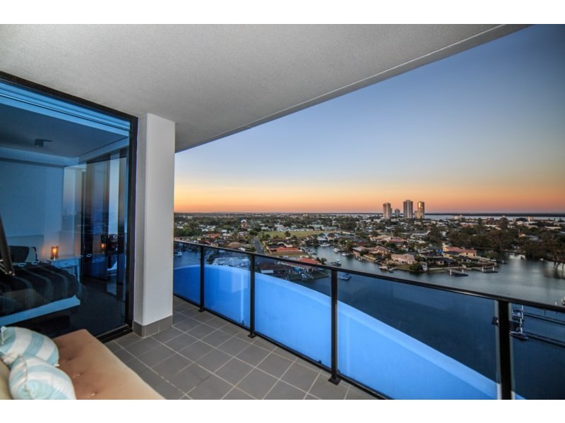 21204/5 Harbour Side Court, Biggera Waters QLD 4216