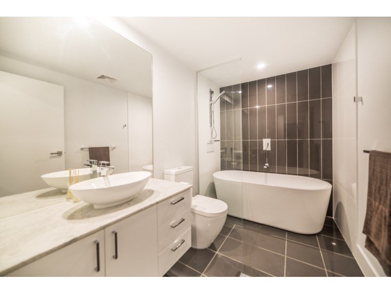 21204/5 Harbour Side Court, Biggera Waters QLD 4216