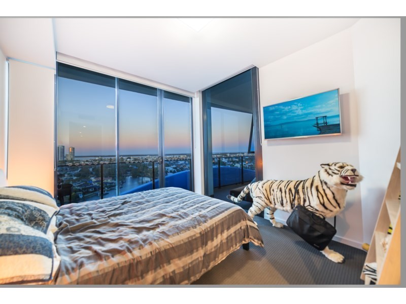 21204/5 Harbour Side Court, Biggera Waters QLD 4216