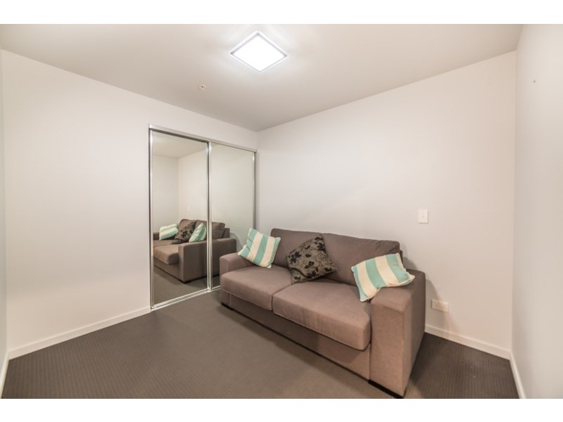 21204/5 Harbour Side Court, Biggera Waters QLD 4216