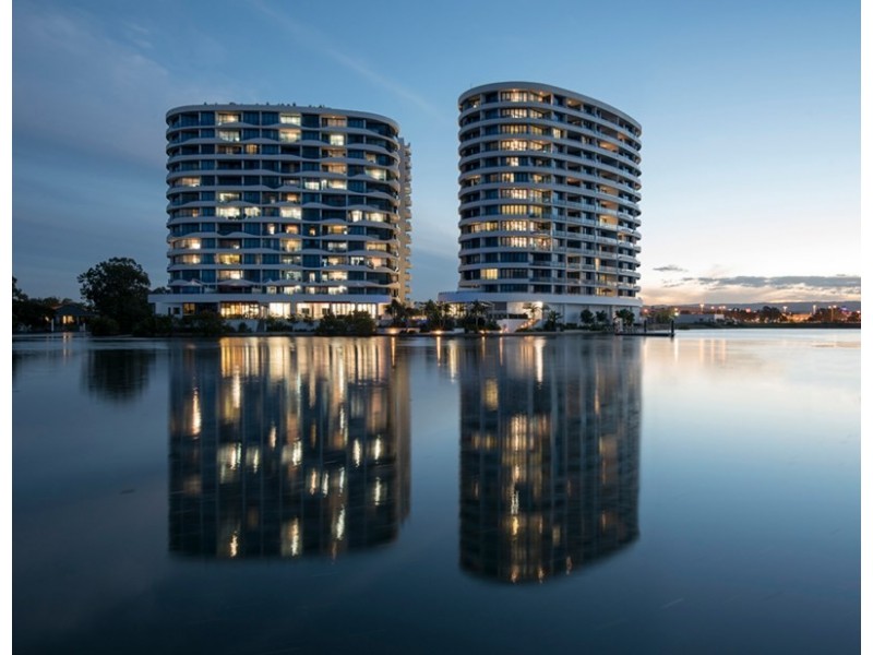 21204/5 Harbour Side Court, Biggera Waters QLD 4216