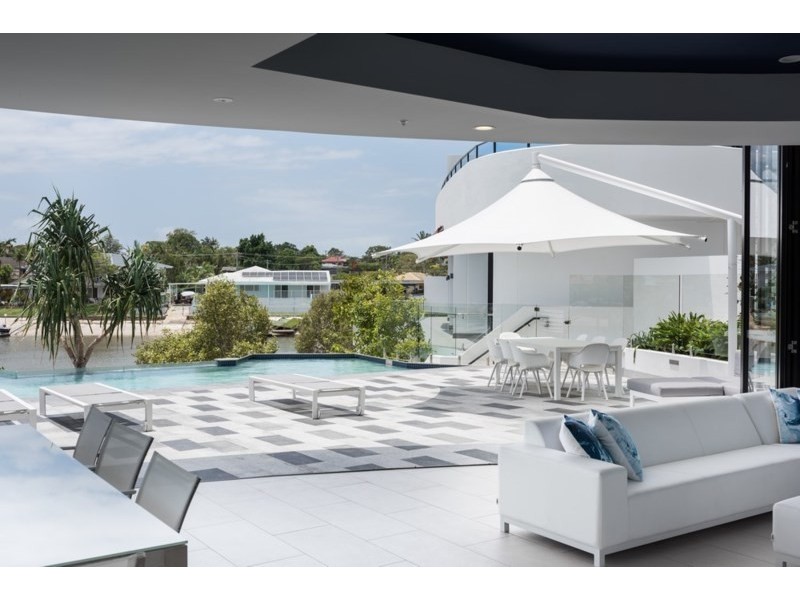 21204/5 Harbour Side Court, Biggera Waters QLD 4216